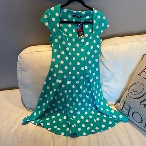 NEW NWT - green white polka dots lined maxi dress - size M